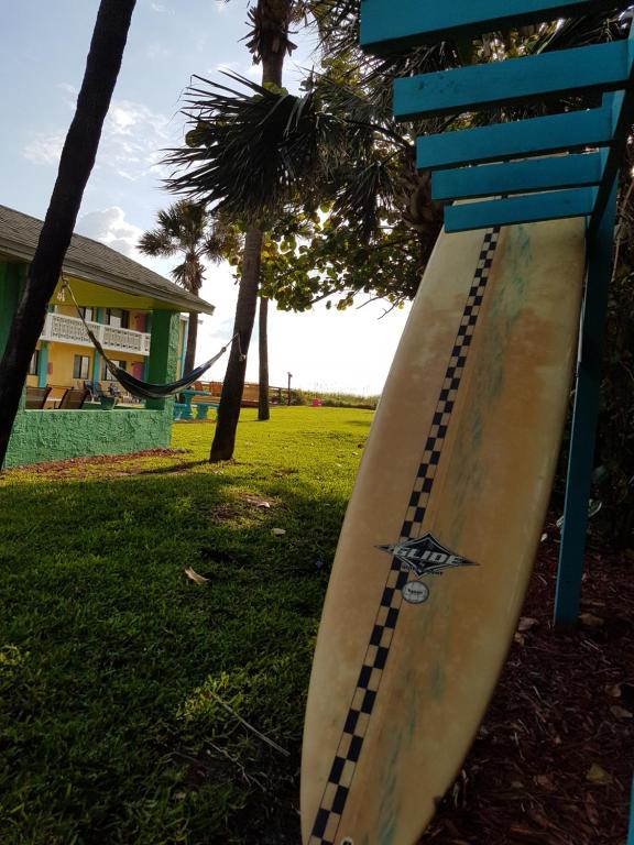 Ein Garten an der Unterkunft South Beach Inn - Cocoa Beach