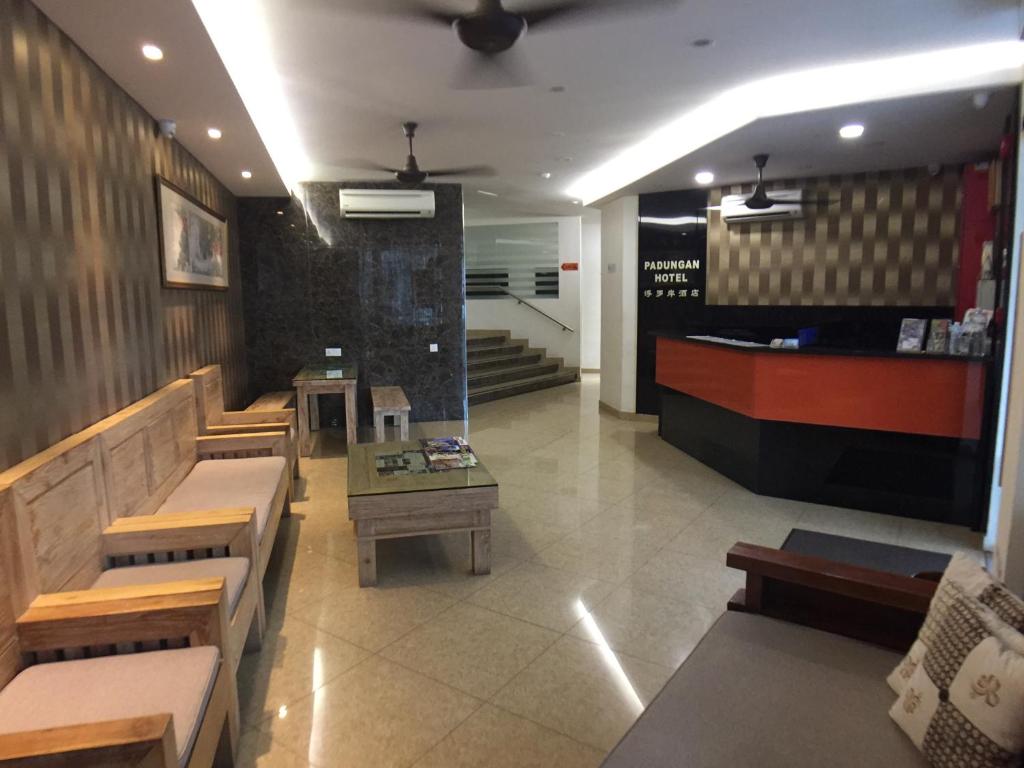 Posezení v ubytování Padungan Hotel
