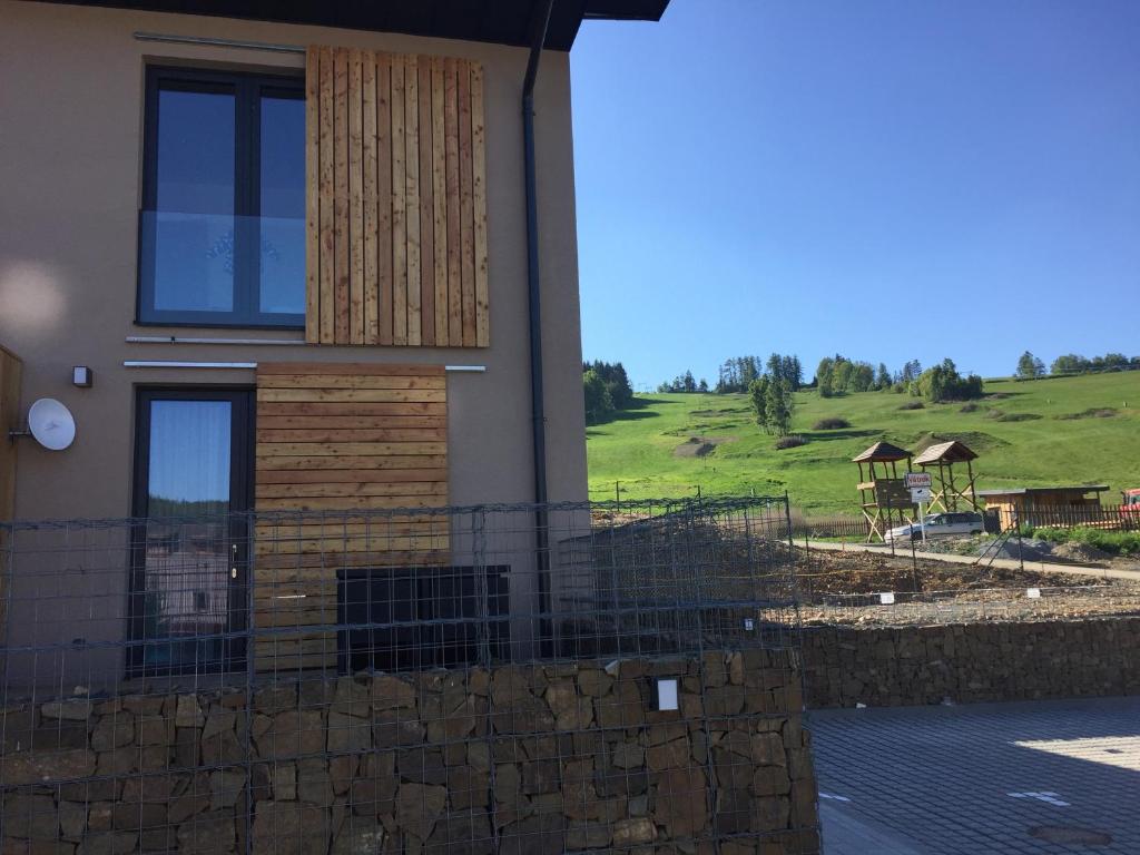 Budova, kde se apartmán nachází