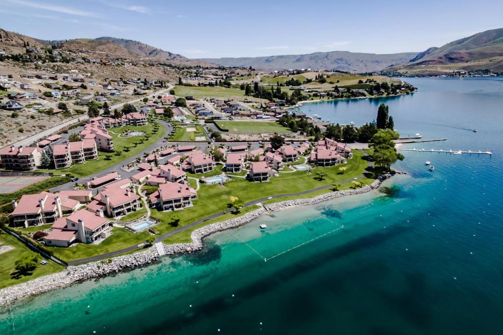 Lake Chelan Shores photo