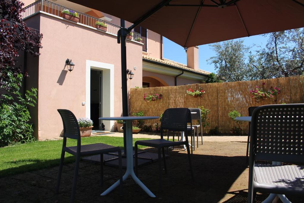Patio nebo venkovní prostory v ubytování Ellebì B&B