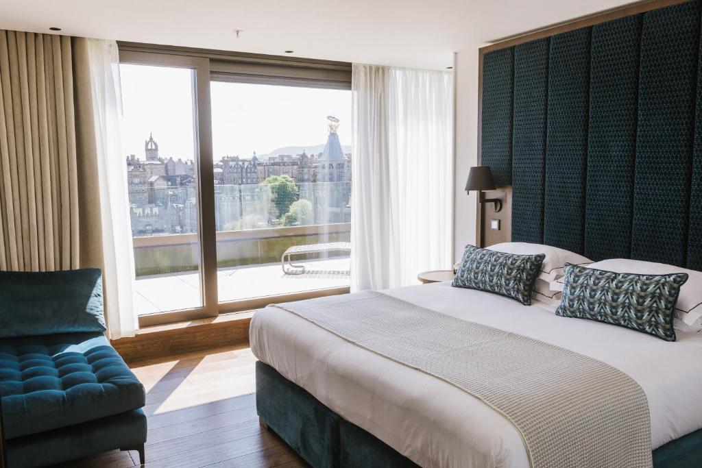 Cama o camas de una habitación en Cheval The Edinburgh Grand