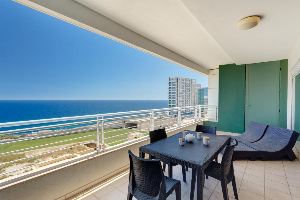 Seafront Apartment Sliema - Three Bedroom Seafront Apartment