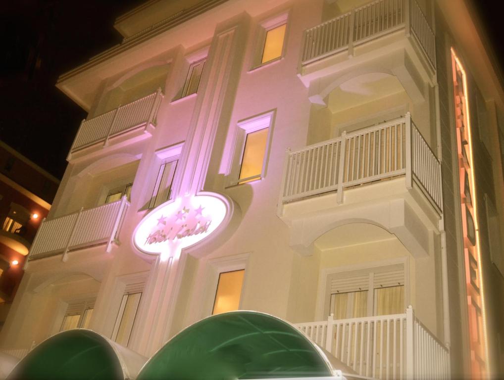 Budova, kde se hotel nachází