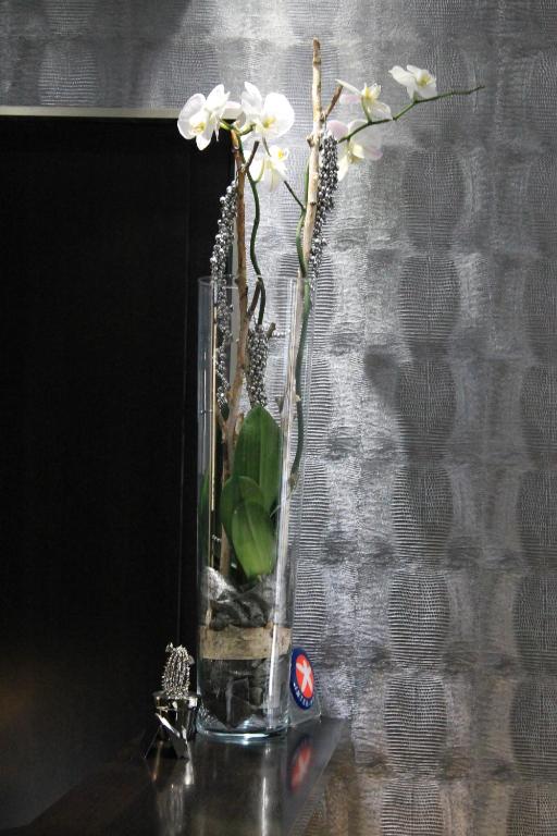 Hotel The Originals du Grand Monarque Nantes Gare - Resim 17