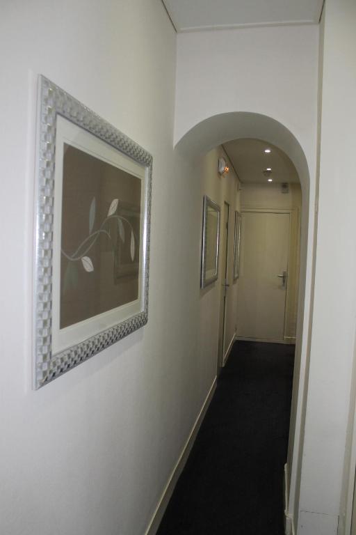 Hotel The Originals du Grand Monarque Nantes Gare - Resim 19