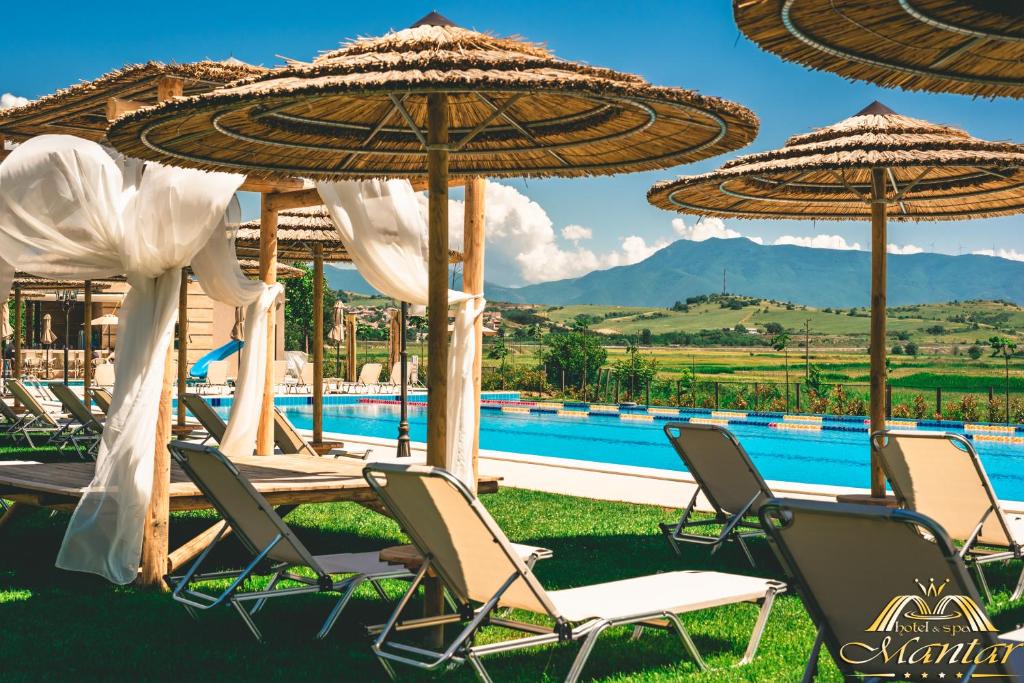Bazén v ubytování Mantar Spa Hotel nebo v jeho okolí