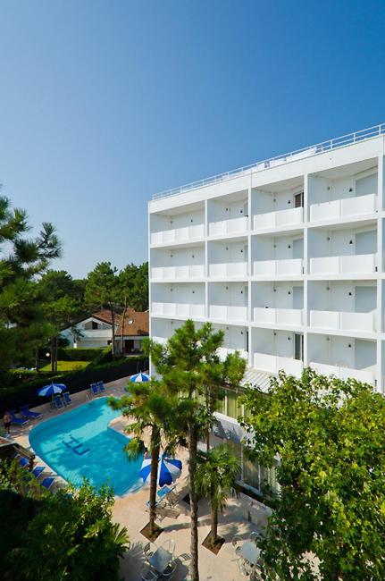 Bazén v ubytování Hotel Carlton nebo v jeho okolí