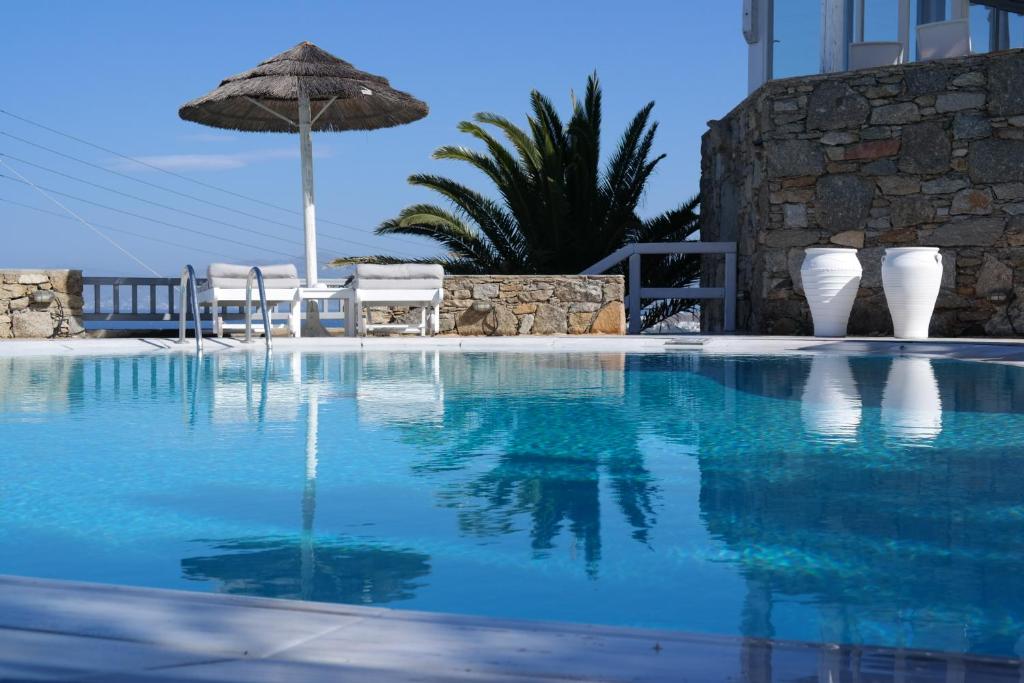 Bazén v ubytování Hermes Mykonos Hotel nebo v jeho okolí