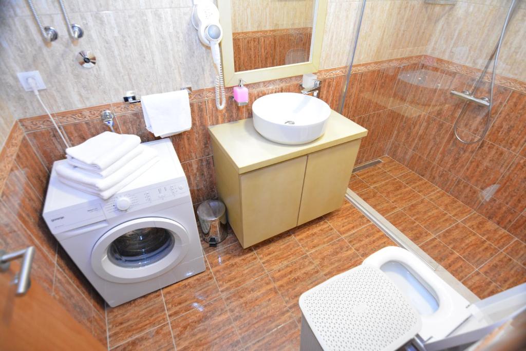 O baie la ROOMS & APARTMENTS DOBROTSKI DVORI