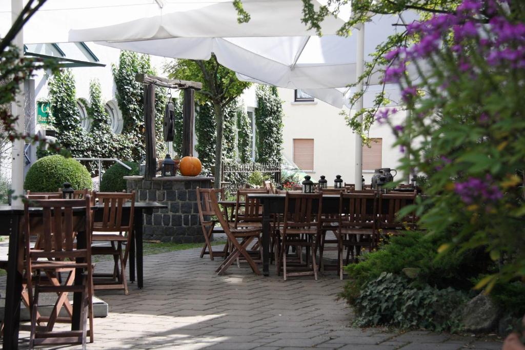 Restaurace v ubytování Hotel Gasthof Grüner Wald