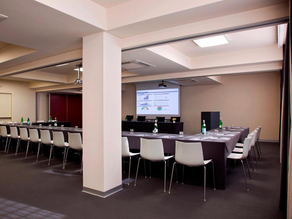 Hotel Zone - Resim 31