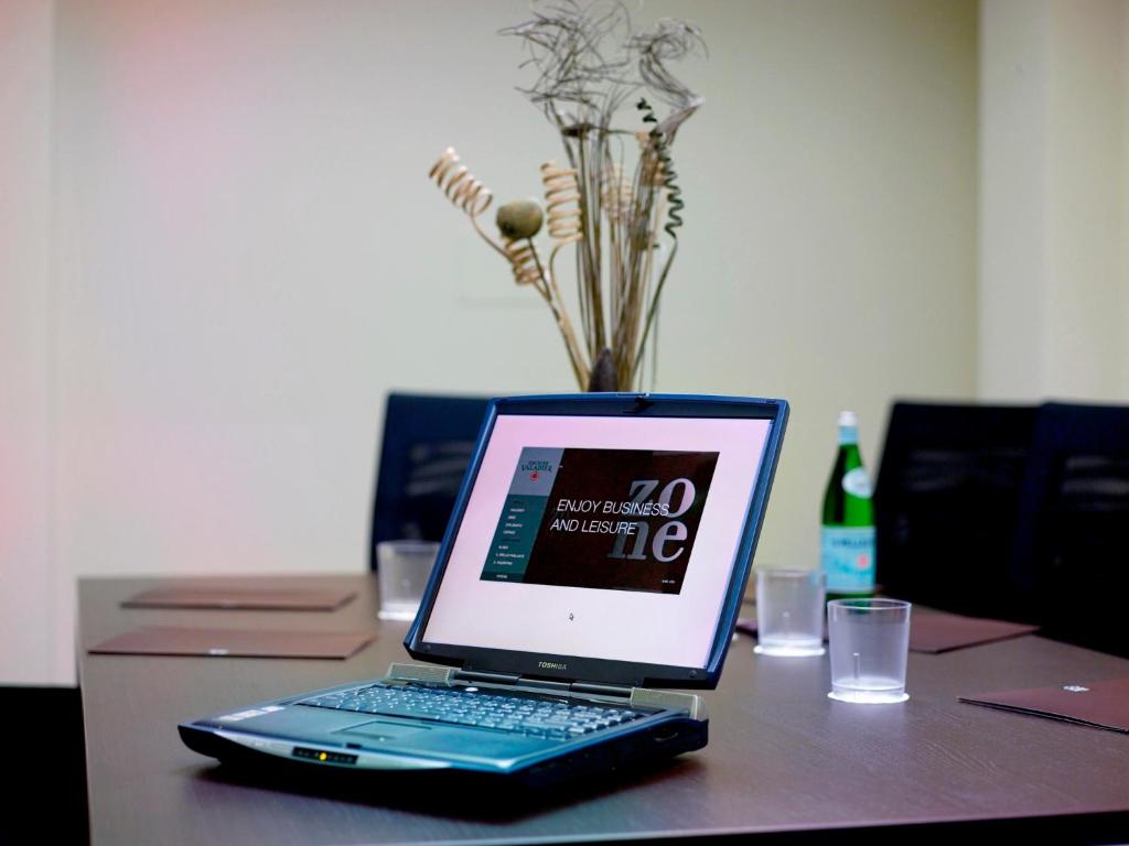 Hotel Zone - Resim 33