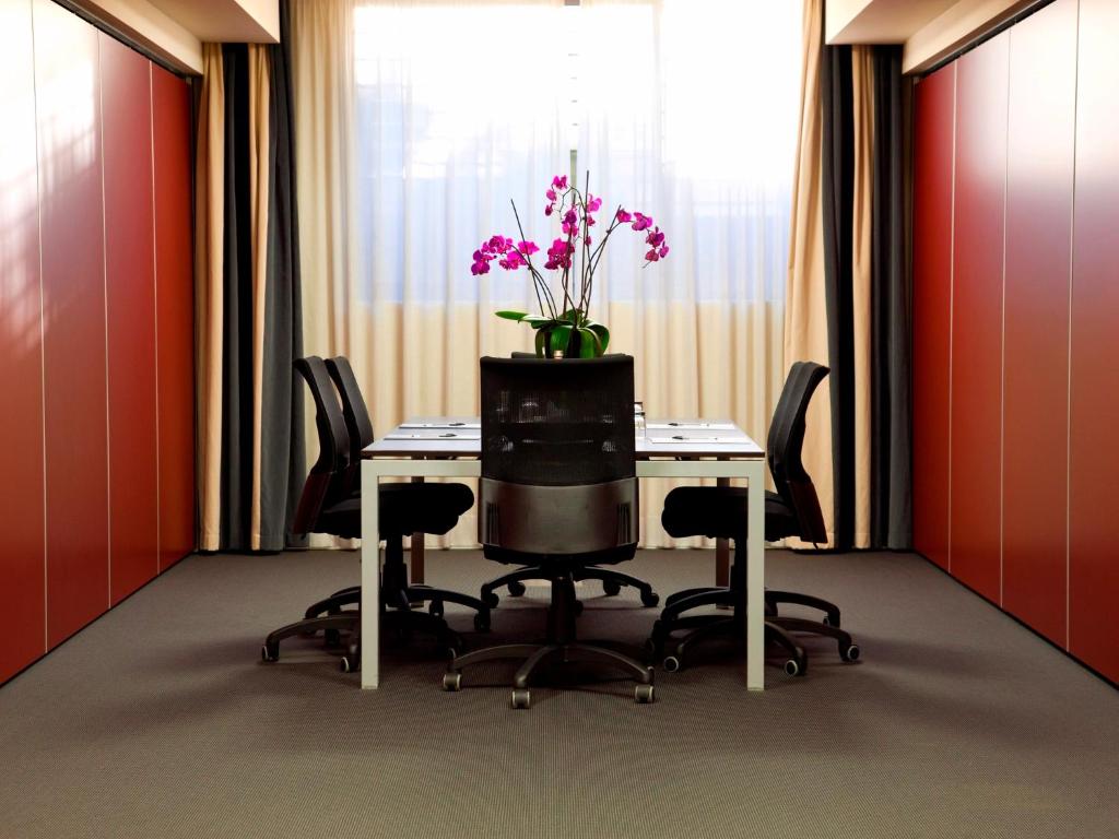 Hotel Zone - Resim 32