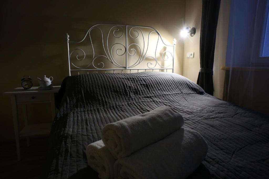 Ein Bett oder Betten in einem Zimmer der Unterkunft Ground Floor