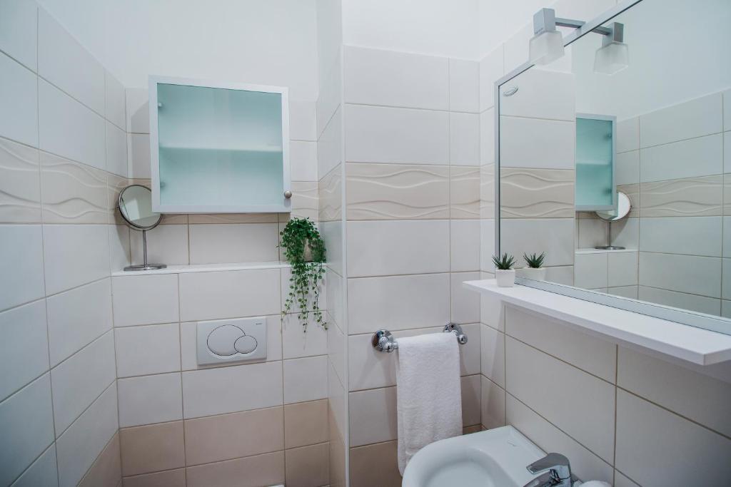 Łazienka w obiekcie Apartment Montesa Zadar with free parking and balcony