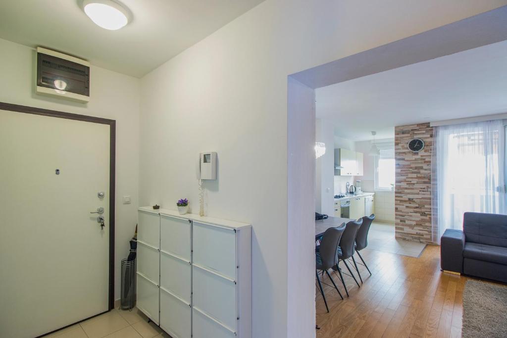 Część wypoczynkowa w obiekcie Apartment Montesa Zadar with free parking and balcony