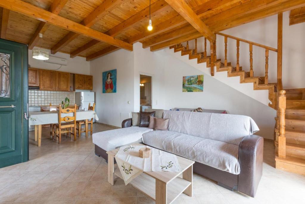 A seating area at Villa Francesca