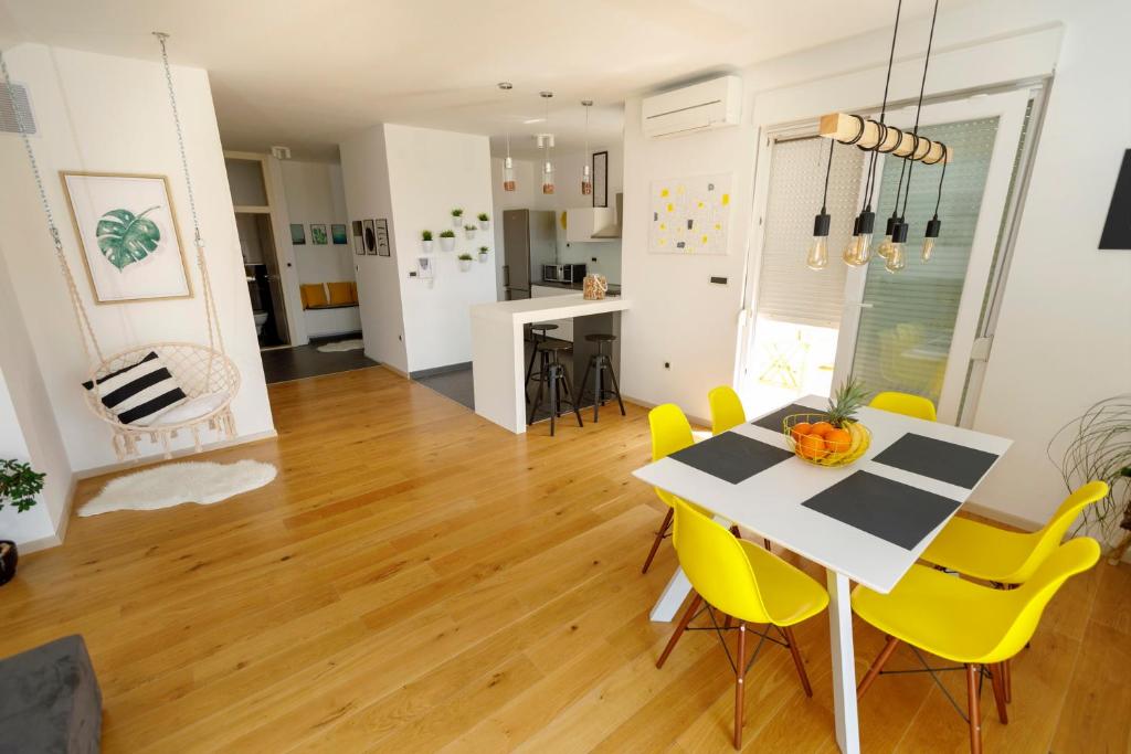 Kuchyňa alebo kuchynka v ubytovaní Luxury Villa Castrum