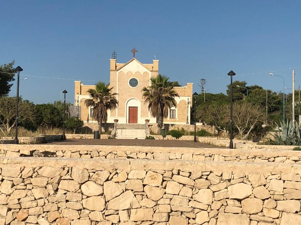 The building in which the holiday home is located
