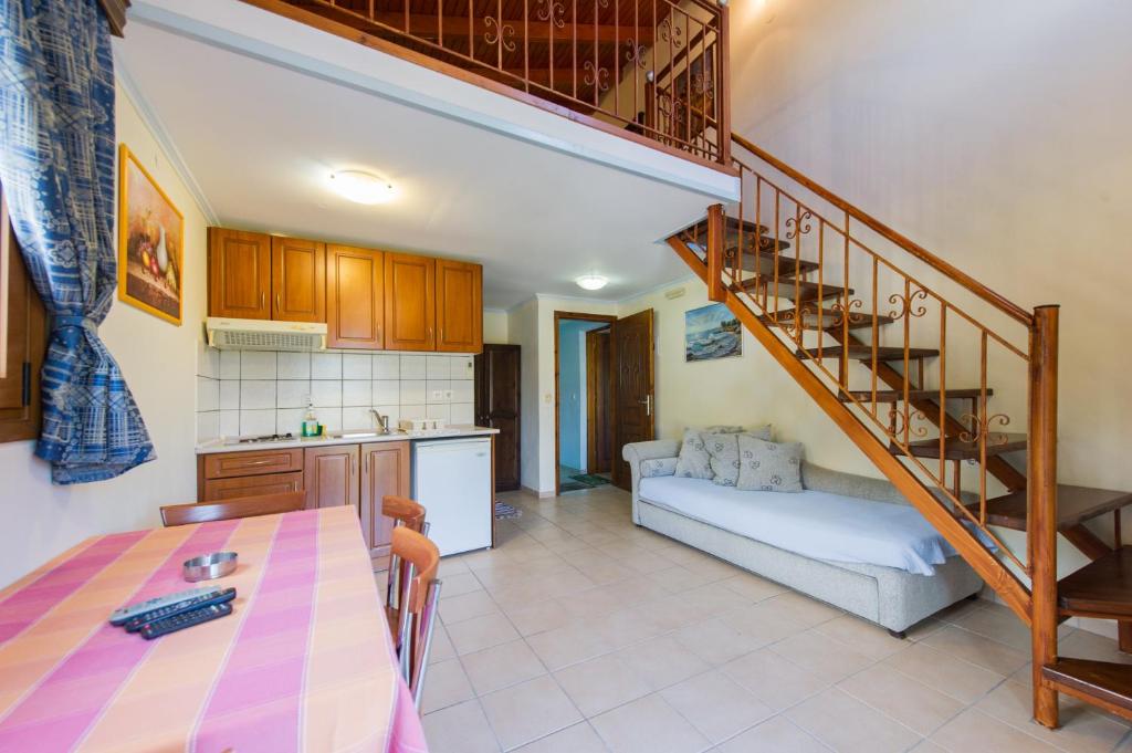 Postel nebo postele na pokoji v ubytování Villa Alexandros