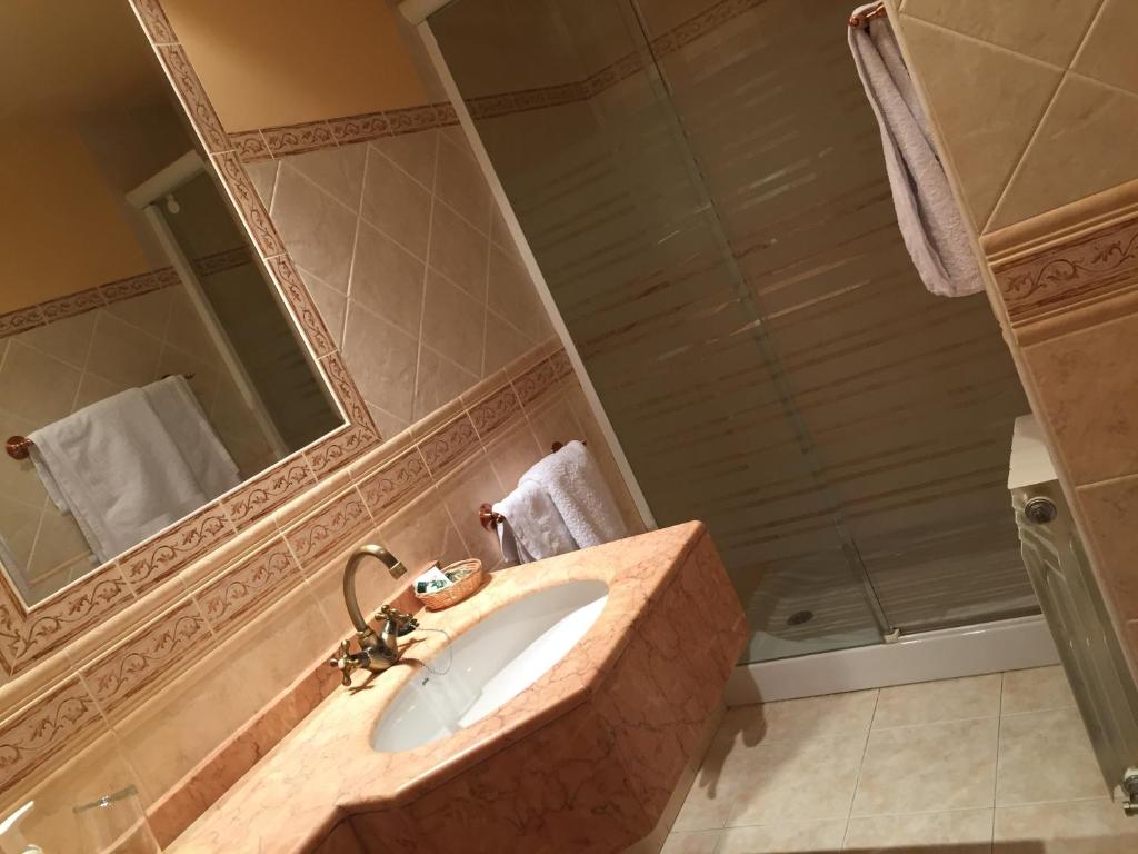 Koupelna v ubytování Hotel Benlloch