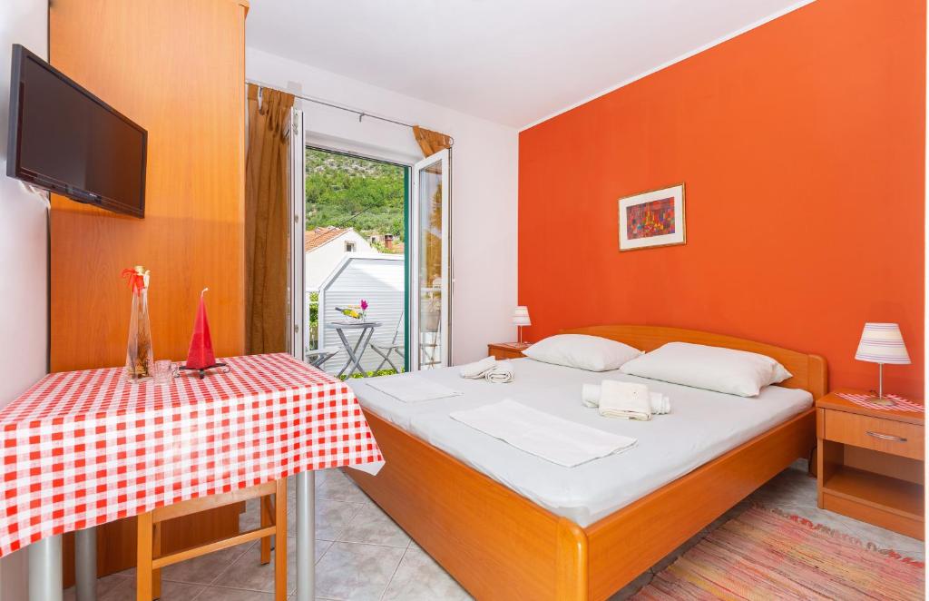 Posteľ alebo postele v izbe v ubytovaní Sunny House Free Parking