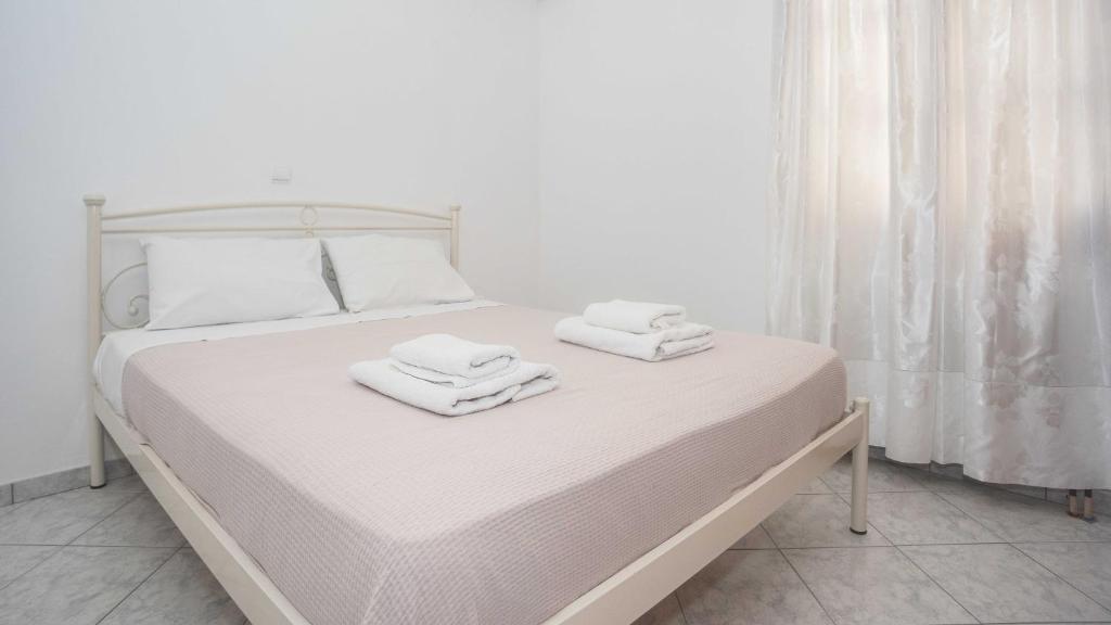 Gallery image of Depis economy apartments in Naxos Chora