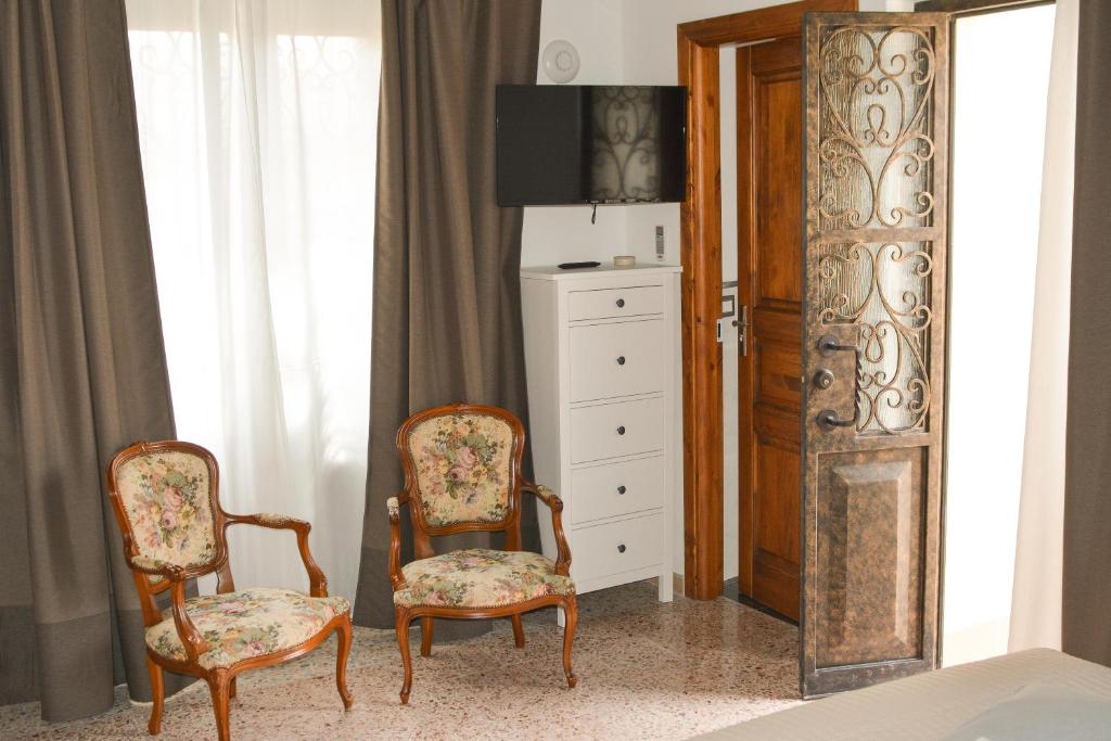 Palazzo Candida B&B - Habitación Doble Con Balcón