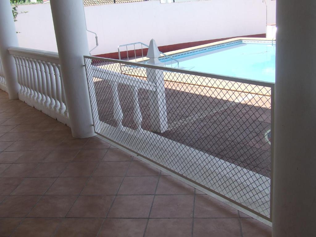 The swimming pool at or close to Villa Frasquita