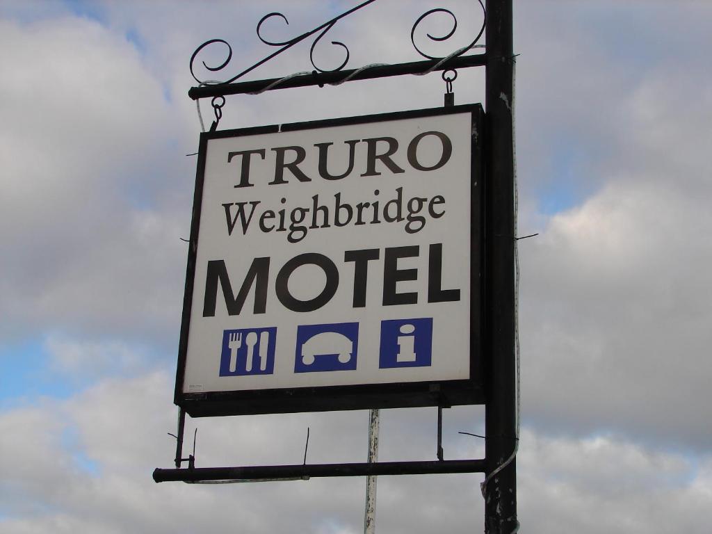 Certifikát, hodnocení, plakát nebo jiný dokument vystavený v ubytování Truro weighbridge motel