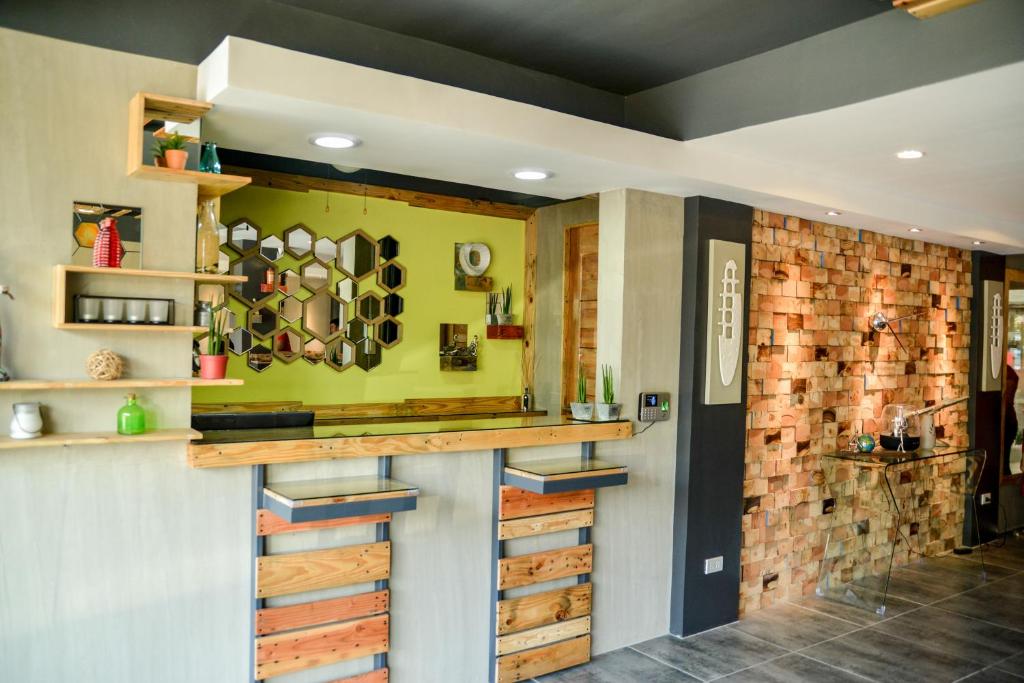 Kuchyň nebo kuchyňský kout v ubytování RedDoorz Plus @ Taft North Mandurriao