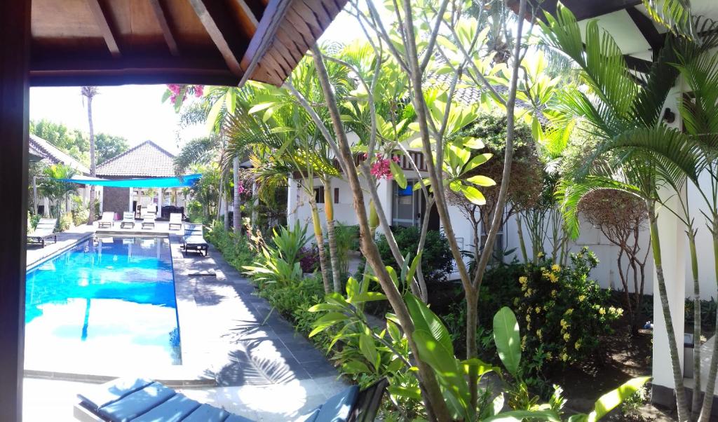Bazén v ubytování Gili Palms Resort nebo v jeho okolí