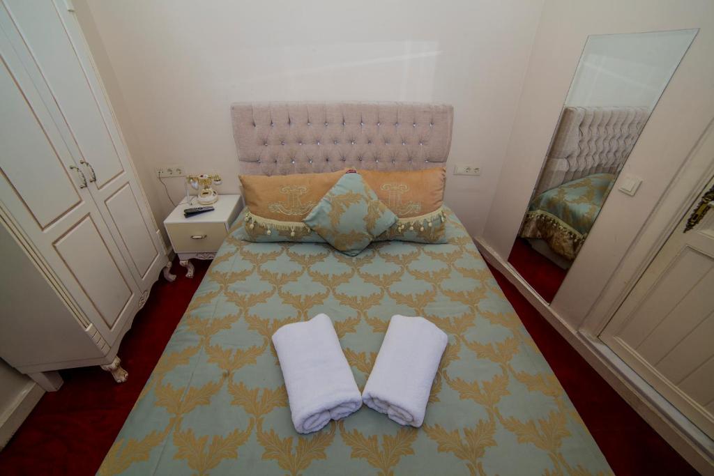 HHK Hotel - Economy Double Room