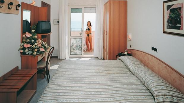 Hotel Joli - Double Room With Private Bathroom