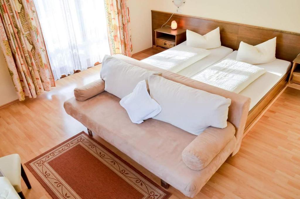 Pension Greti - Triple Room With Balcony
