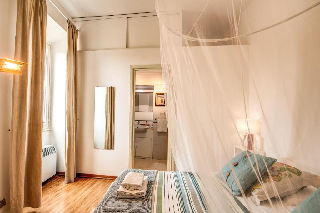 Elegant Apartment Behind the Colosseum - Superior Apartment