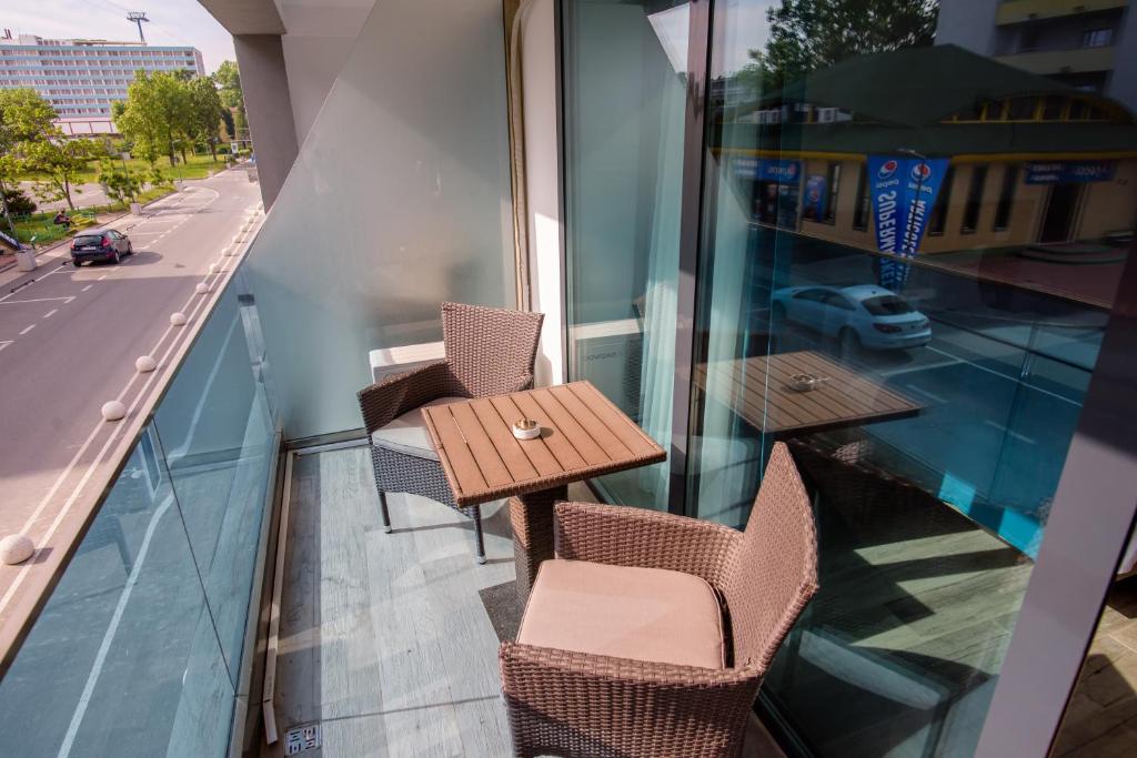 Bazén v ubytování Belleview Suites nebo v jeho okolí
