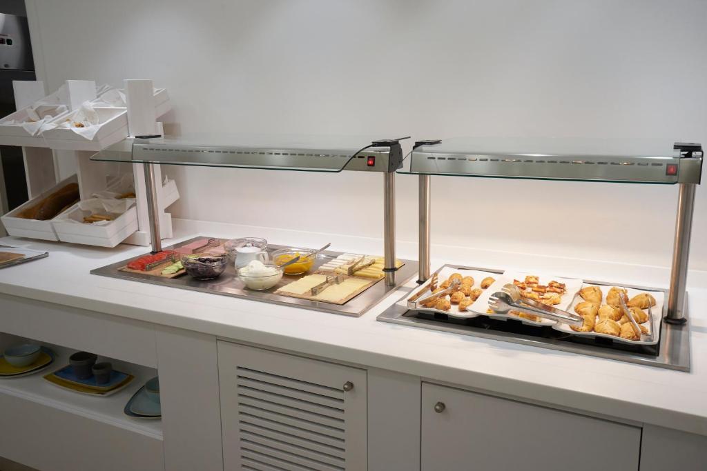 Kaminos Boutique Hotel - 1