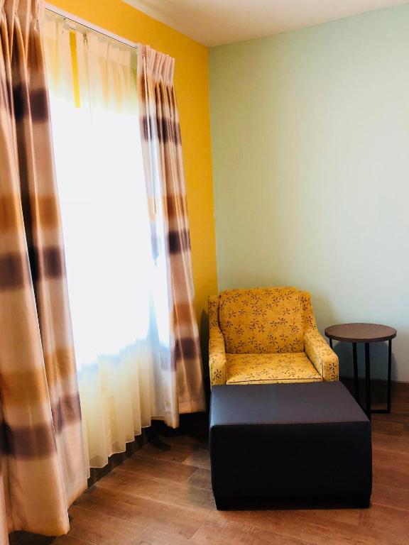 Posezení v ubytování Days Inn by Wyndham Port Aransas TX