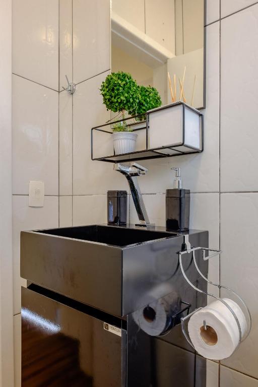  Apartamento recém reformado e bem decorado