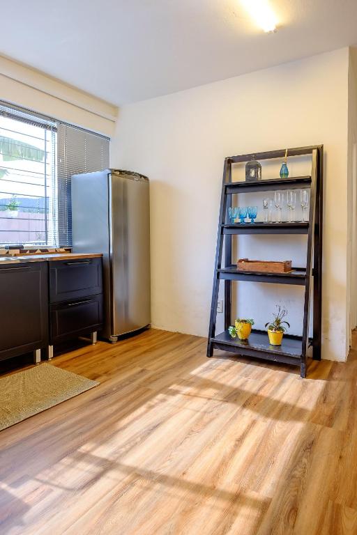  Apartamento recém reformado e bem decorado