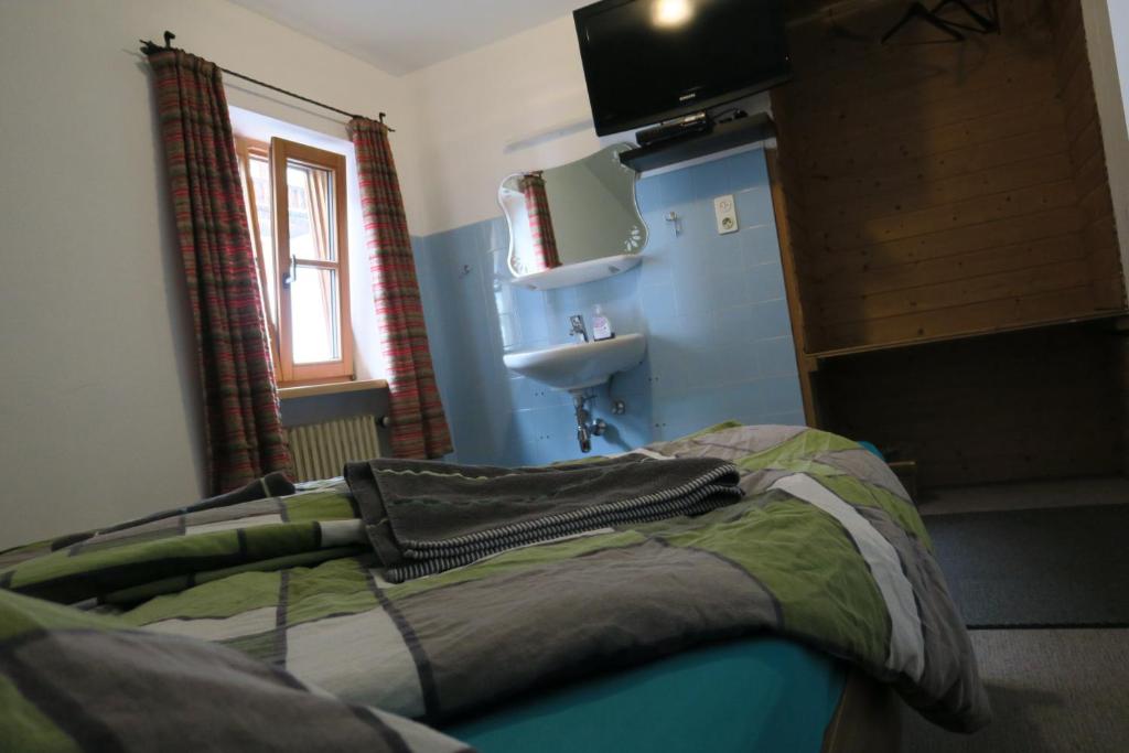 TV a/nebo společenská místnost v ubytování SnowBunnys BackPackers Hostel