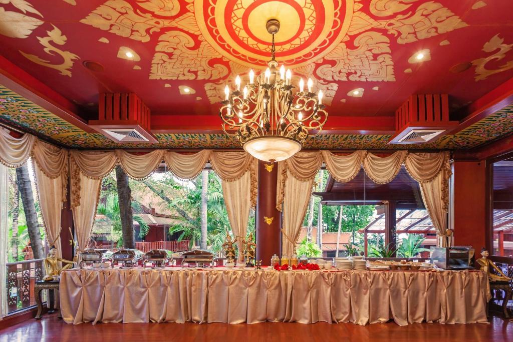 Royal Phawadee Village Patong - 2 Minutes walk to the beach