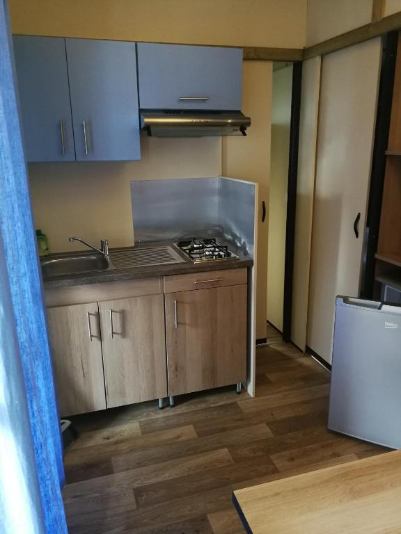 Kuchyň nebo kuchyňský kout v ubytování Camping Fossa Lupara