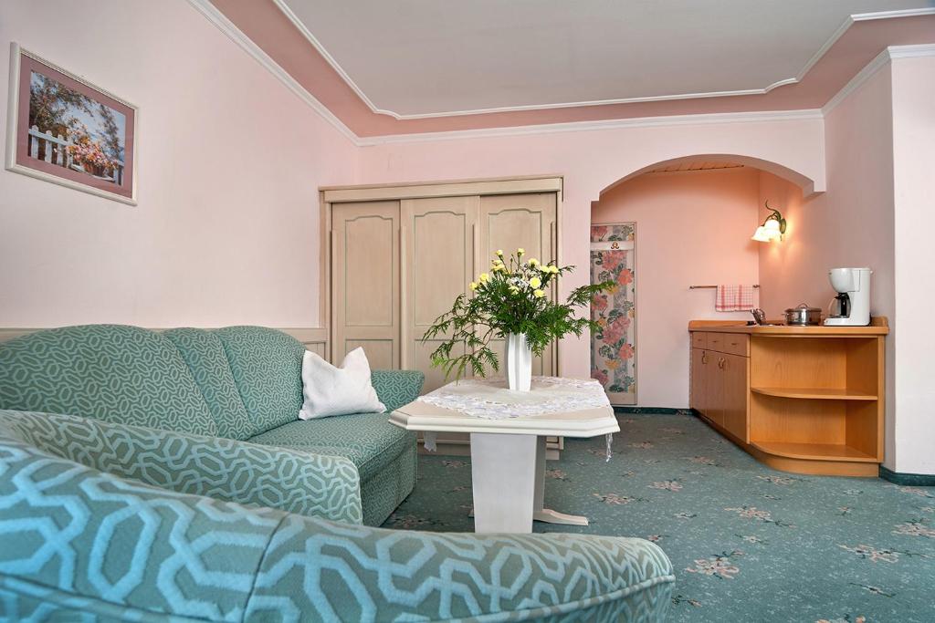 Posezení v ubytování Gästehaus Fertschey