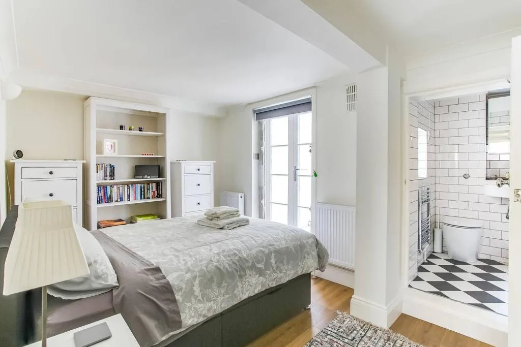 Lovely 1 Bedroom Home w/Patio - 4 guests!, Londra, Marea Britanie