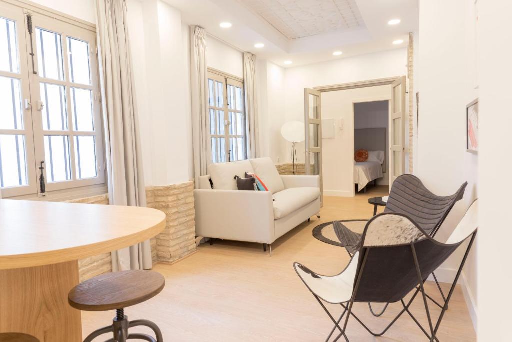 NineSuites - Superior Apartment (SUITE12), San Eloy 49