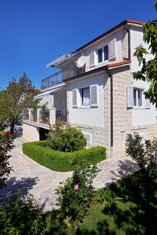 Budova, v ktorej sa vila nachádza