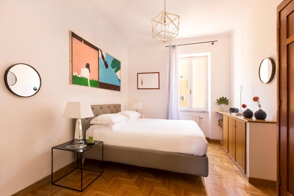 ROMAC Condotti with 3 bedrooms near the Spanish Steps - Apartment